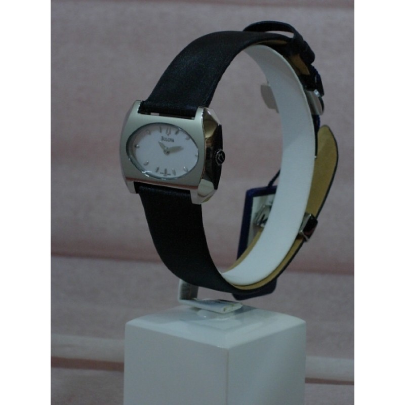 63L62  кварцевые наручные часы Bulova с сапфировым стеклом 63L62