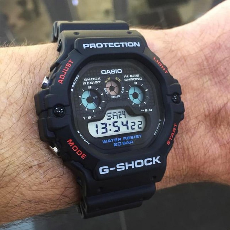 DW-5900-1  кварцевые наручные часы Casio "G-Shock"  DW-5900-1