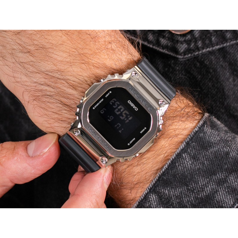 GM-5600-1ER  кварцевые наручные часы Casio "G-Shock"  GM-5600-1ER